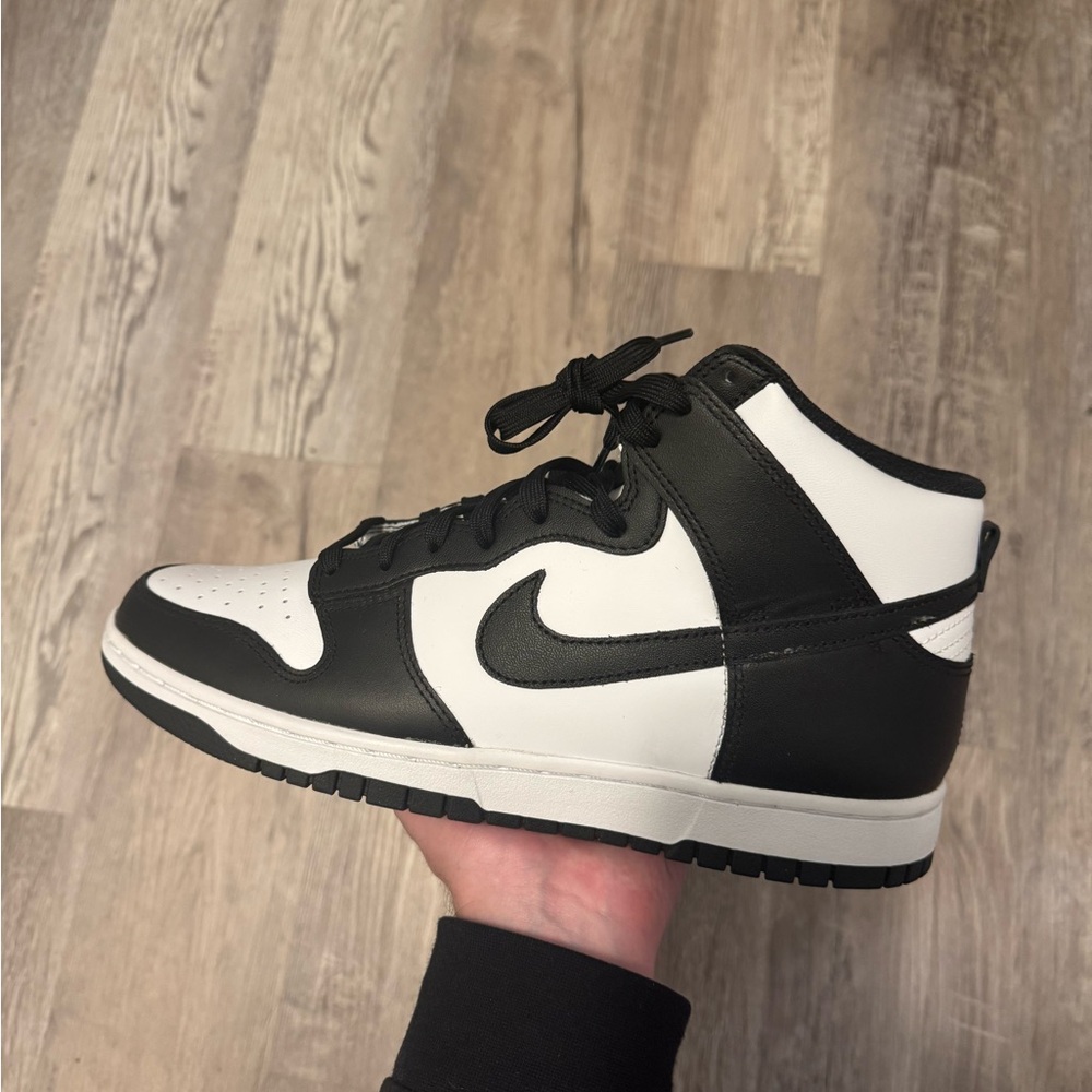 Nike Dunk High ‘Black White’